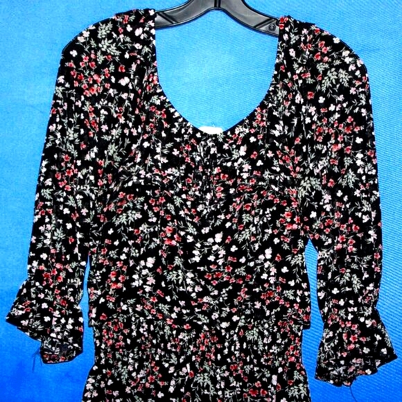 Ember Floral Smocked Peplum Blouse L - Picture 3 of 8